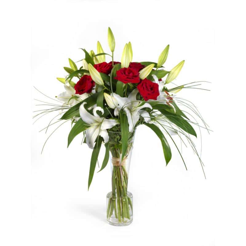Bouquet de lys blanc et roses rouges