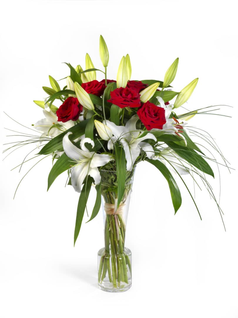 Bouquet de lys blanc et roses rouges - Maison Le Cuff Suignard